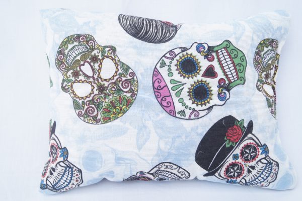 💀 Tanis Lavender Pillow – Soft Lavender Pillow with Gothic Skull Motif
