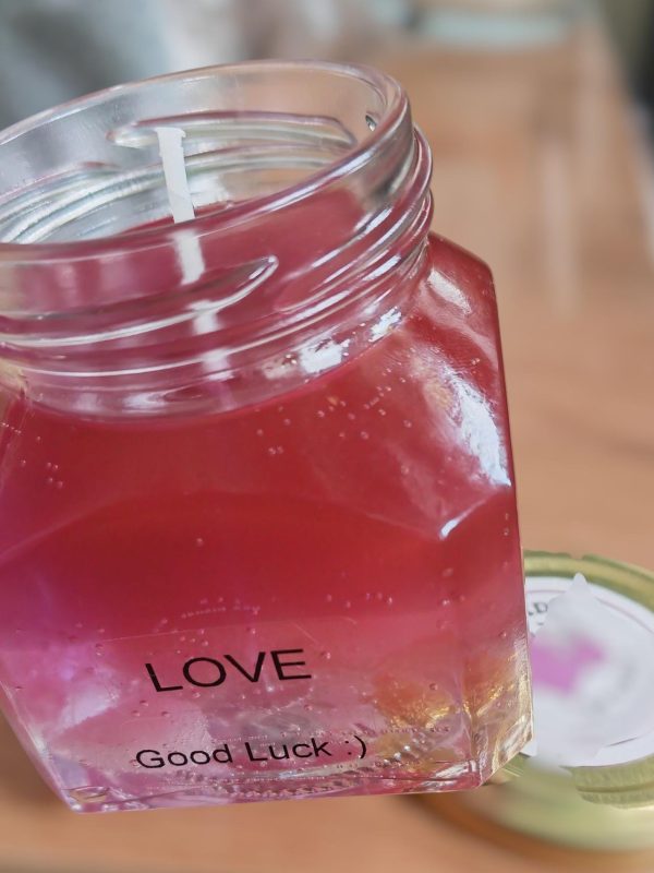 🕯️ Candle for luck and love – with rose quartz, amethyst, and clear quartz ✨💖