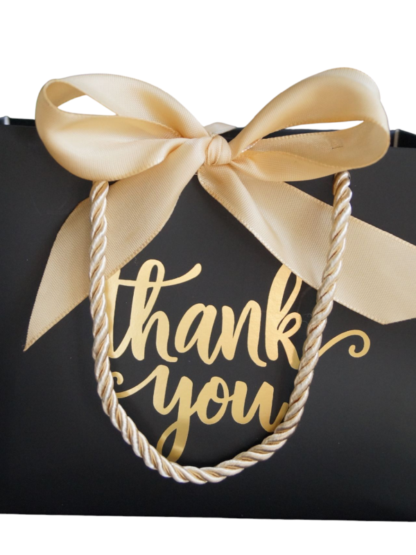 🖤 Elegant Black Gift Bag – For 1 to 2 Candles