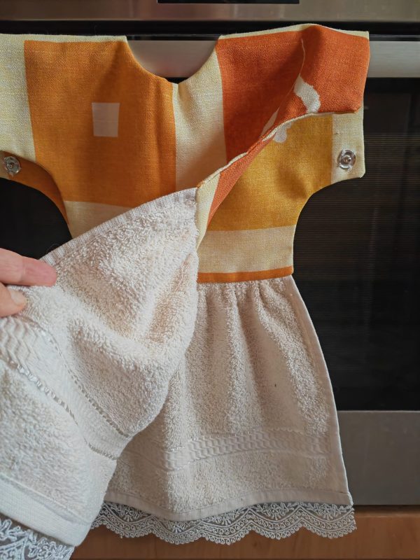 🍃 Decorative Kitchen Towel – A Gentle Touch for Your Home