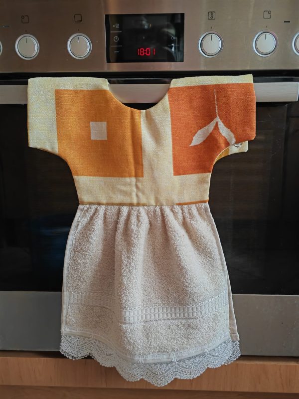 🍃 Decorative Kitchen Towel – A Gentle Touch for Your Home