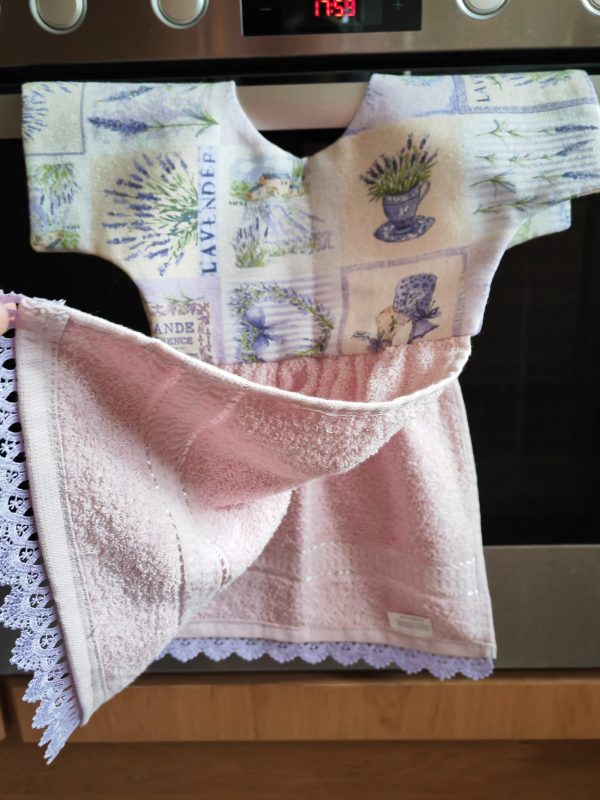 🍃 Decorative Kitchen Towel – Small Moments of Warmth Every Day