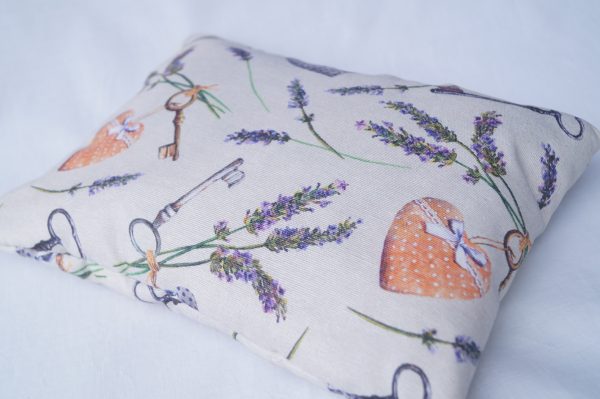 💜 Claudia Lavender Pillow – Elegant Scented Pillow for Relaxation and Well-Being