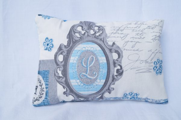 💙 Nostalgic Blue Lavender Pillow – Cozy Scented Pillow with a Vintage-Inspired Design